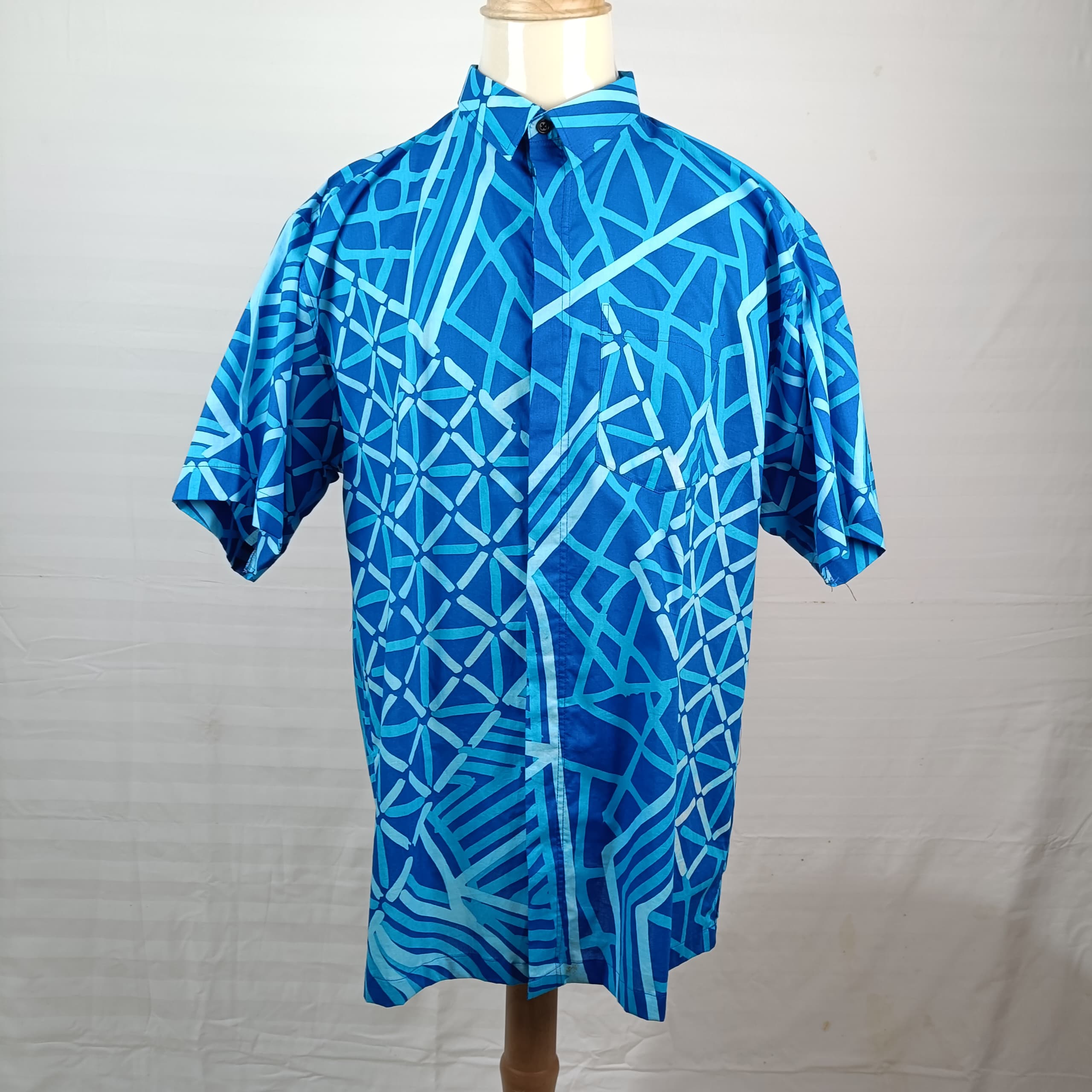 SHORT SLEEVE BATIK MEN SHIRT