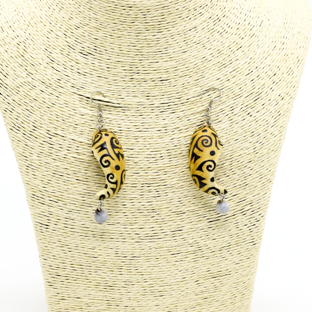 RUBBER SHELL EARRING