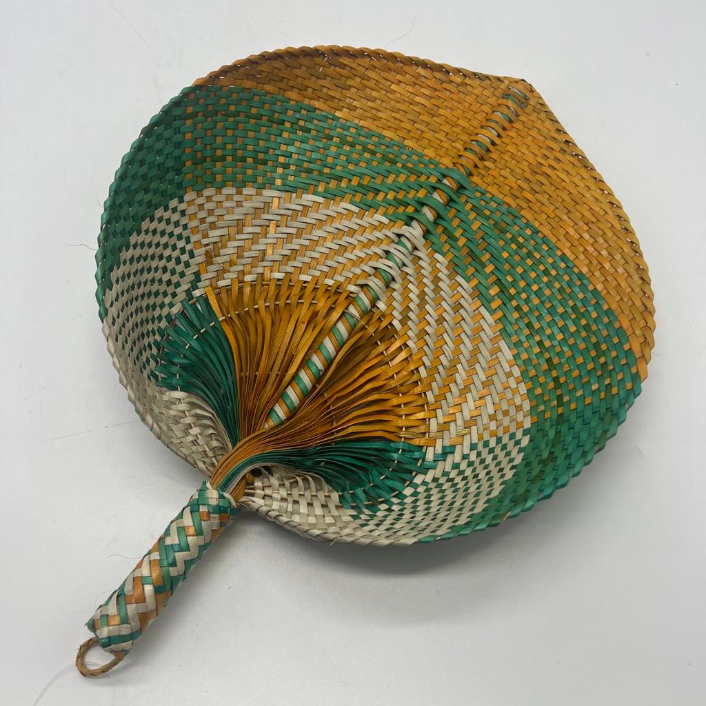 KIPAS TANGAN ANYAMAN