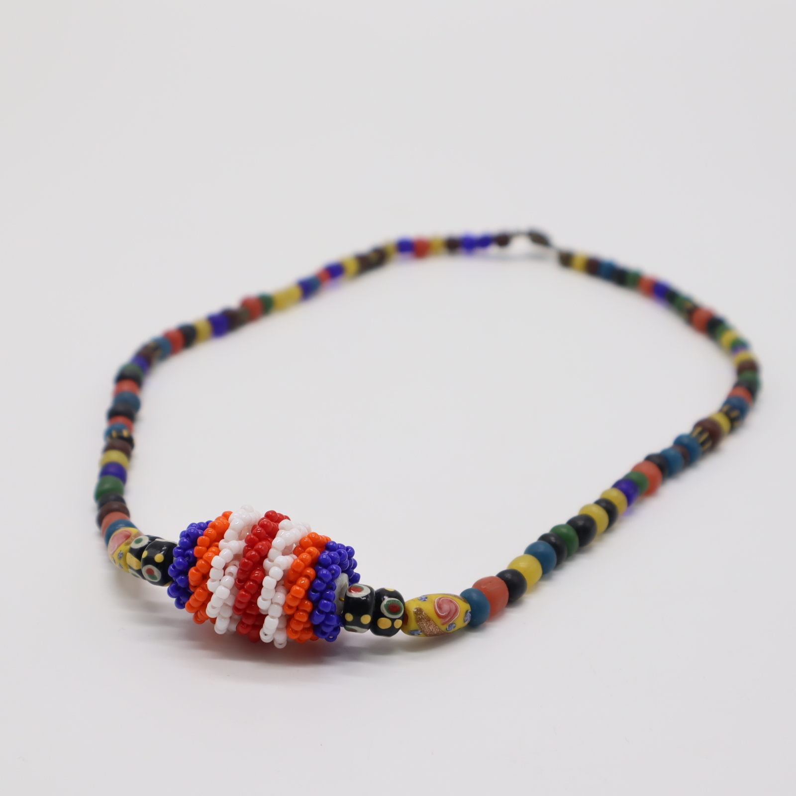 KABO BEADS NECKLACE