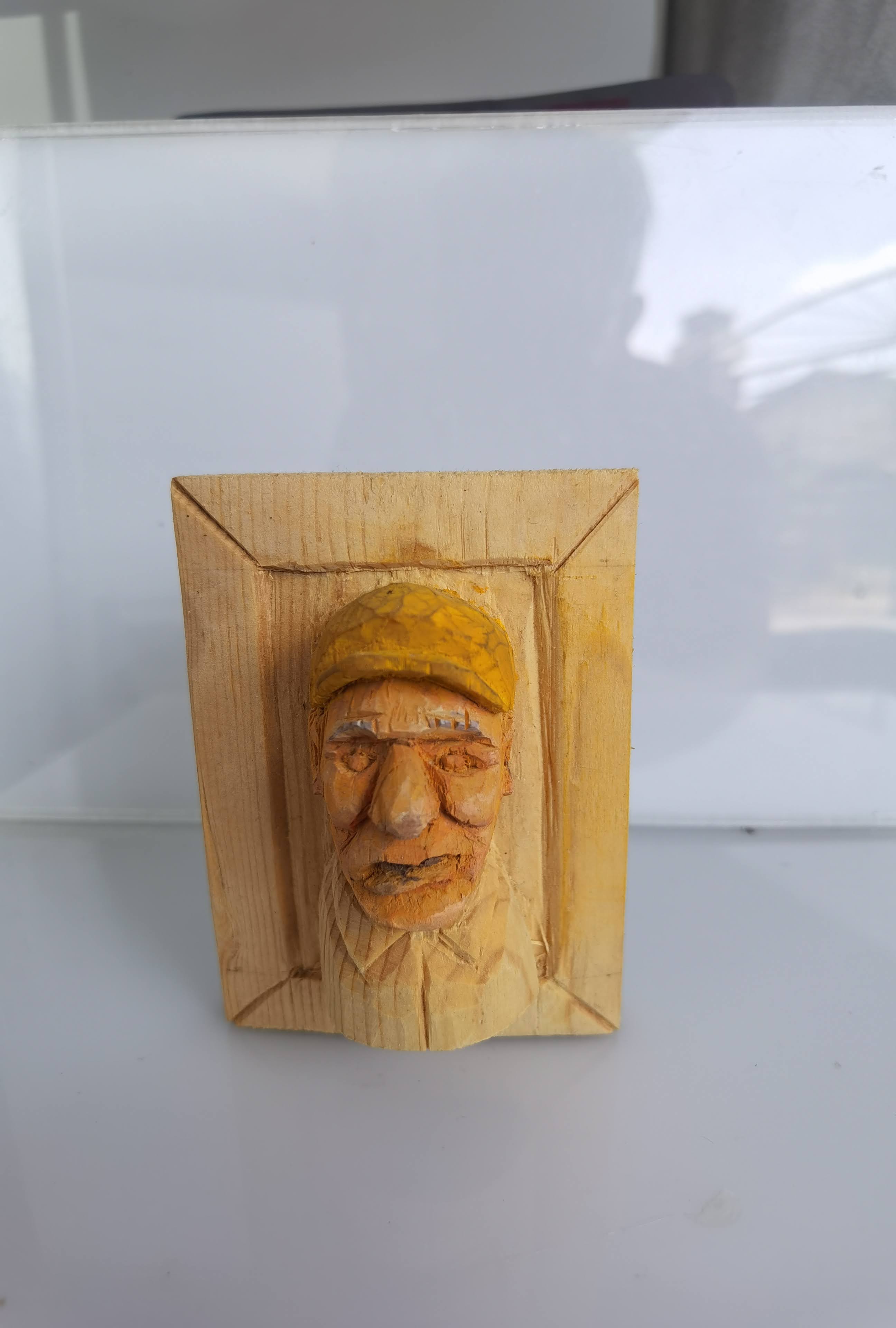 MINI FACE WITH FRAME CARVING