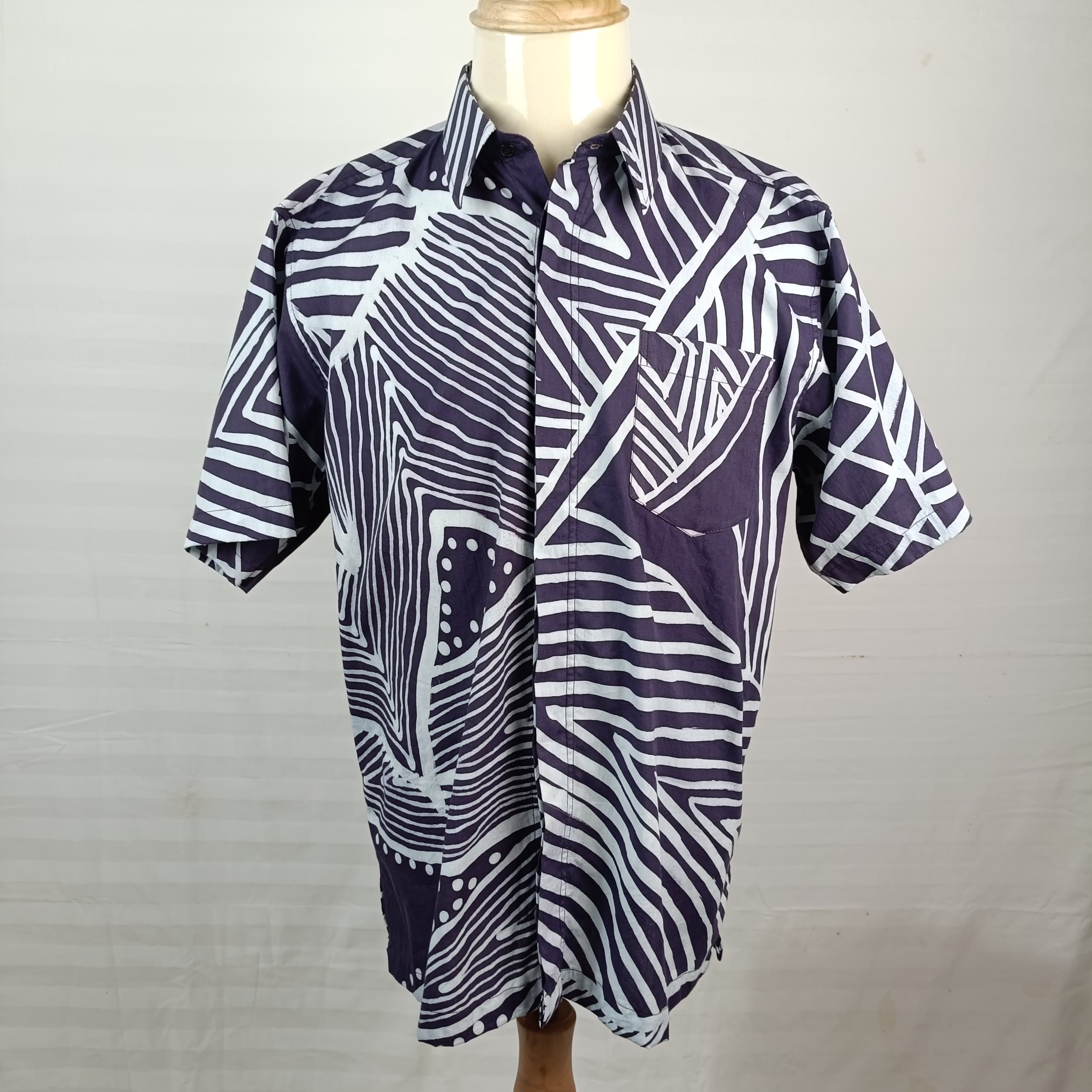 SHORT SLEEVE BATIK MEN SHIRT