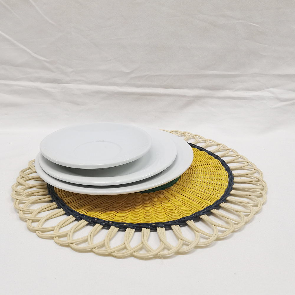 RATTAN PLACEMATE - 114