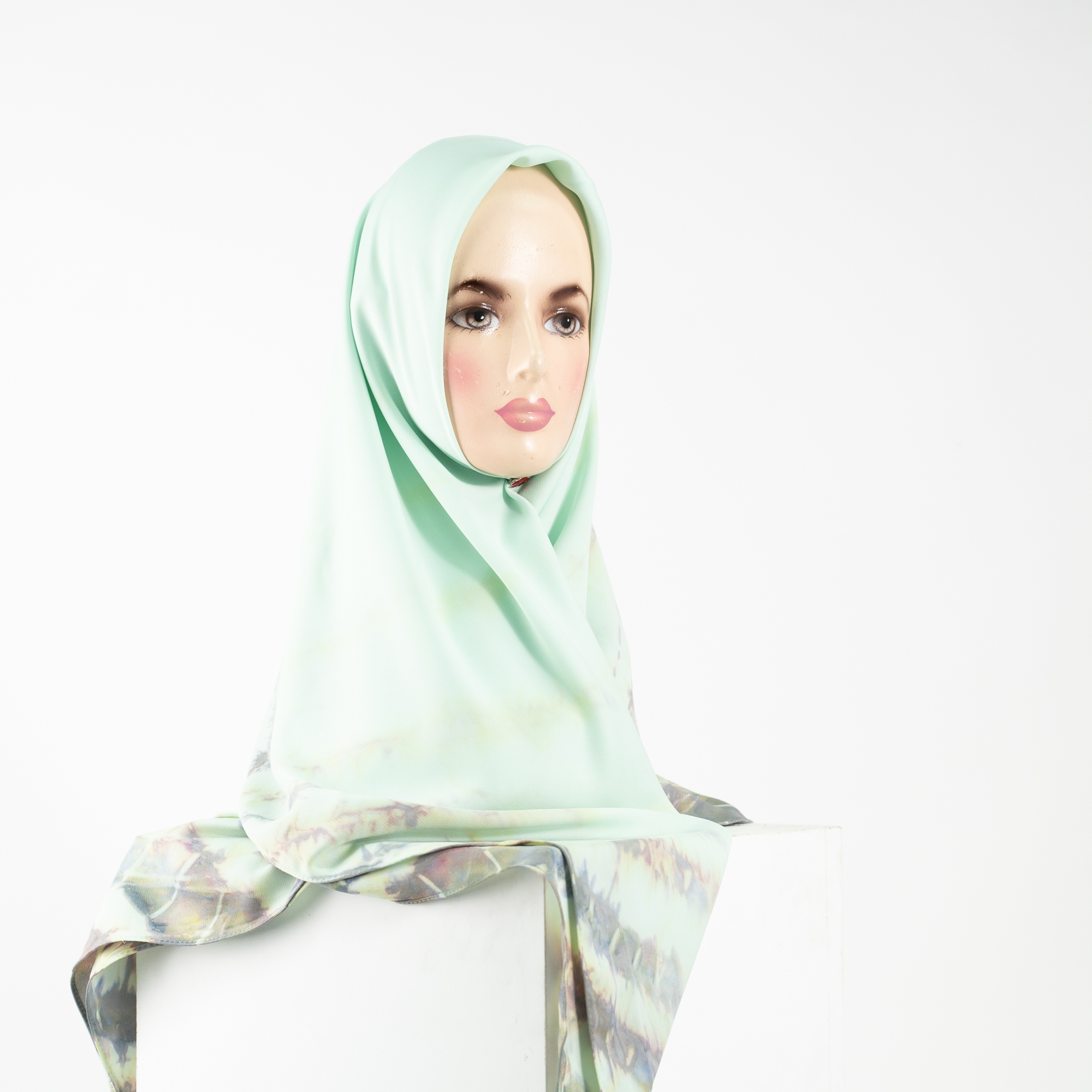 TUDUNG BAWAL