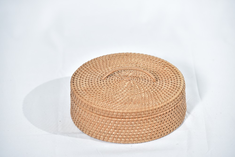 ANYAMAN RIBU-RIBU SELAPA BERTANGKAI