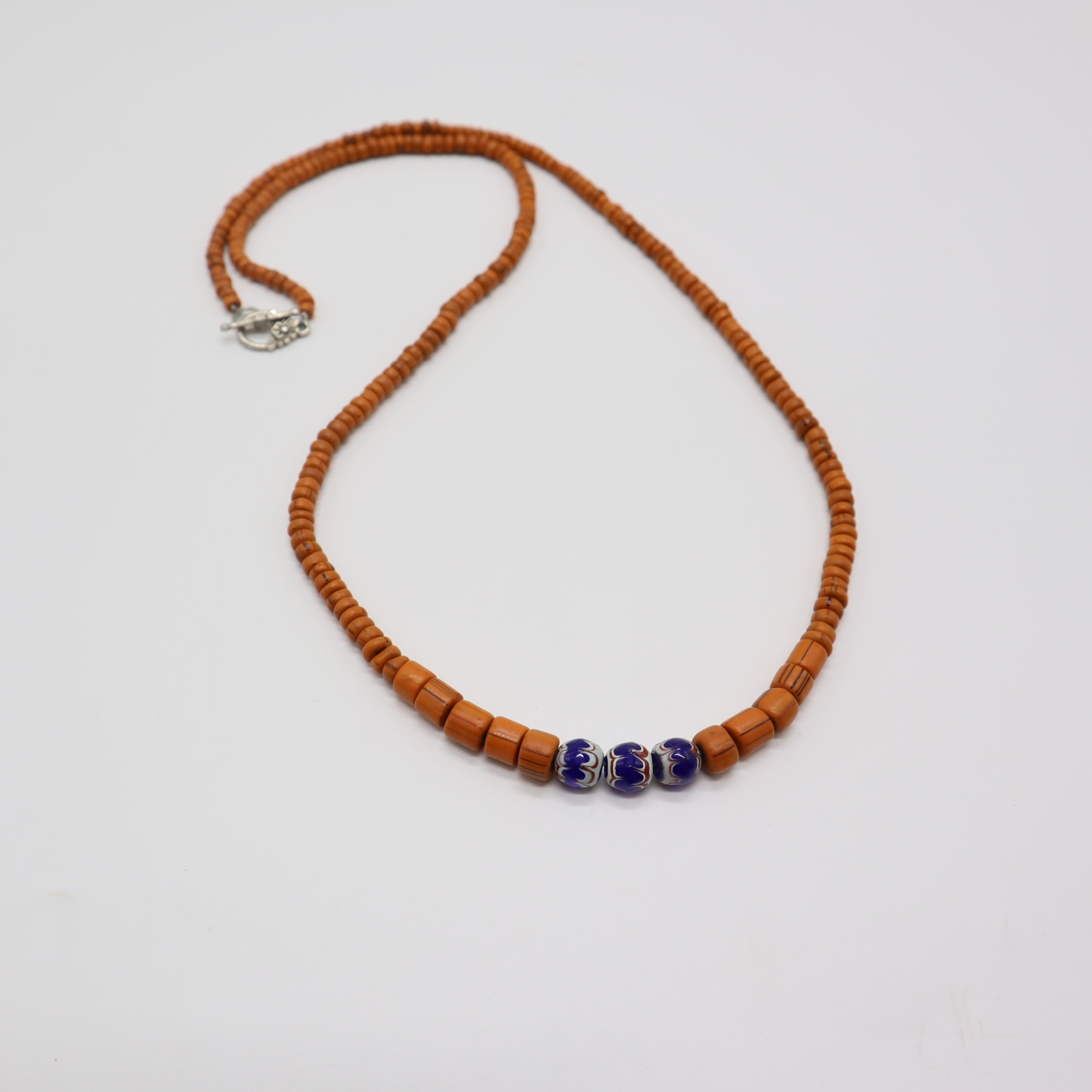 CLASSIC BEAD NECKLACE