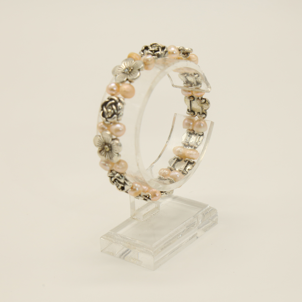 ROSES DESIGN PEARL BRACELET