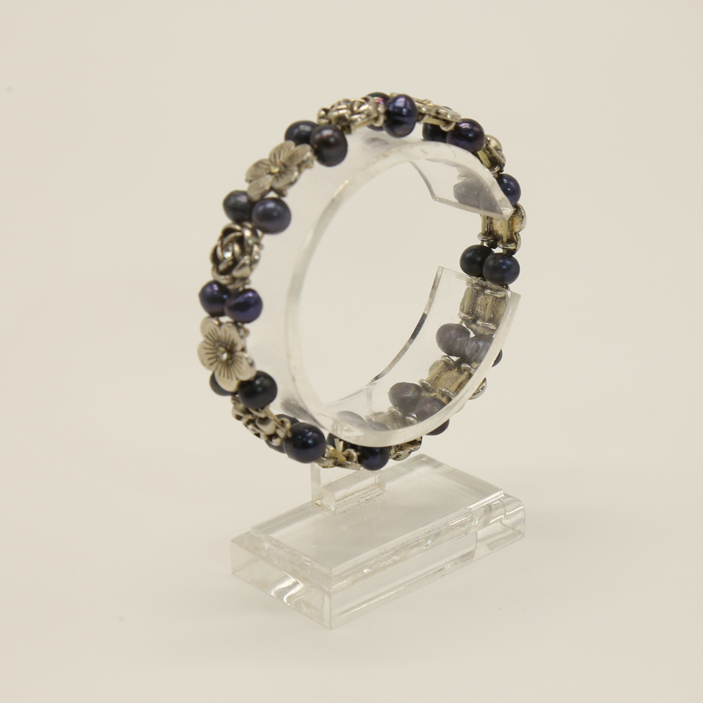 ROSES DESIGN PEARL BRACELET