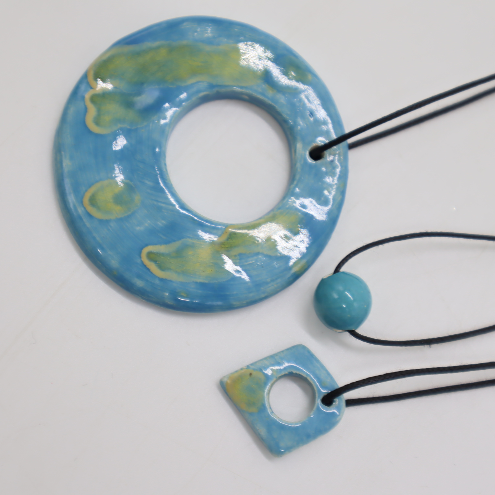 CERAMIC NECKLACE SET