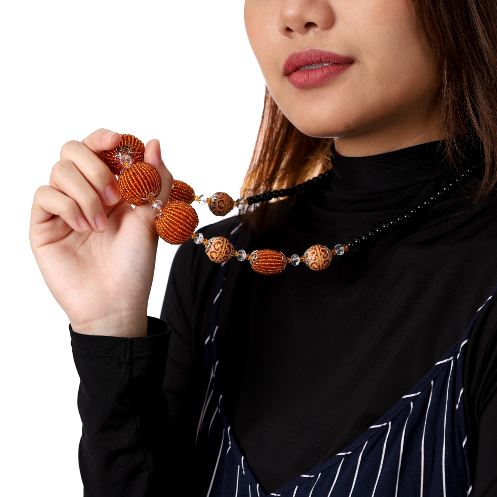 ORANGE BALL NECKLACE