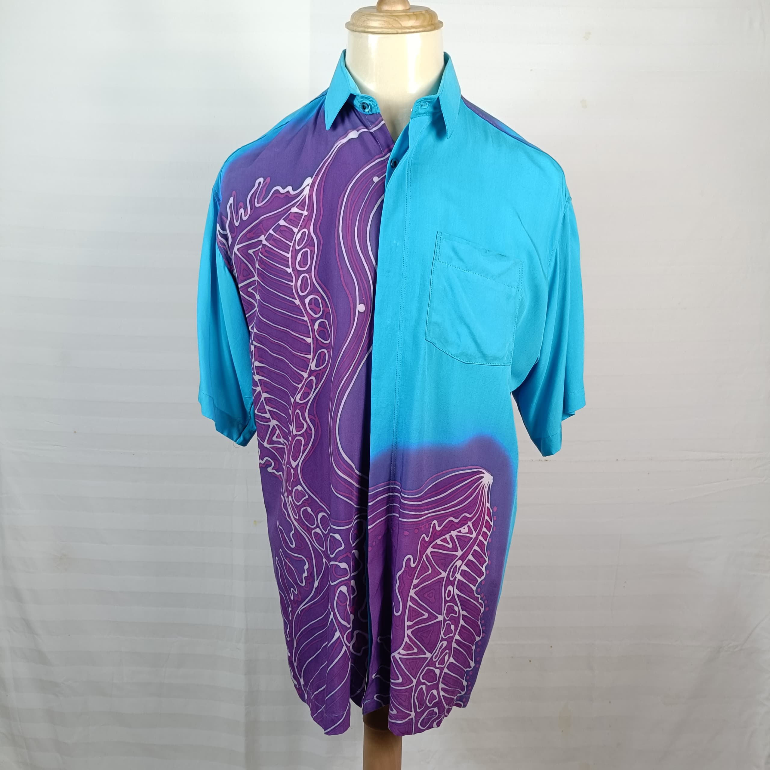 SHORT SLEEVE BATIK MEN SHIRT