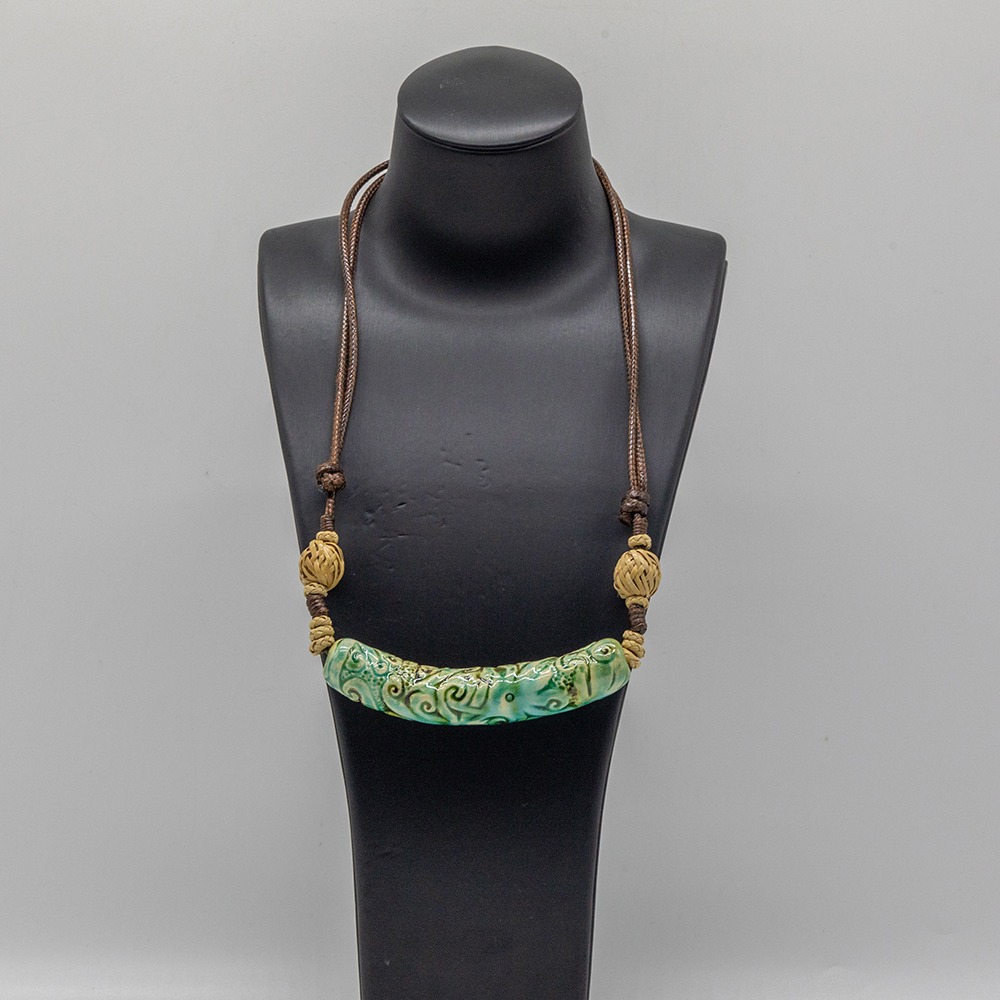 CERAMIC NECKLACE