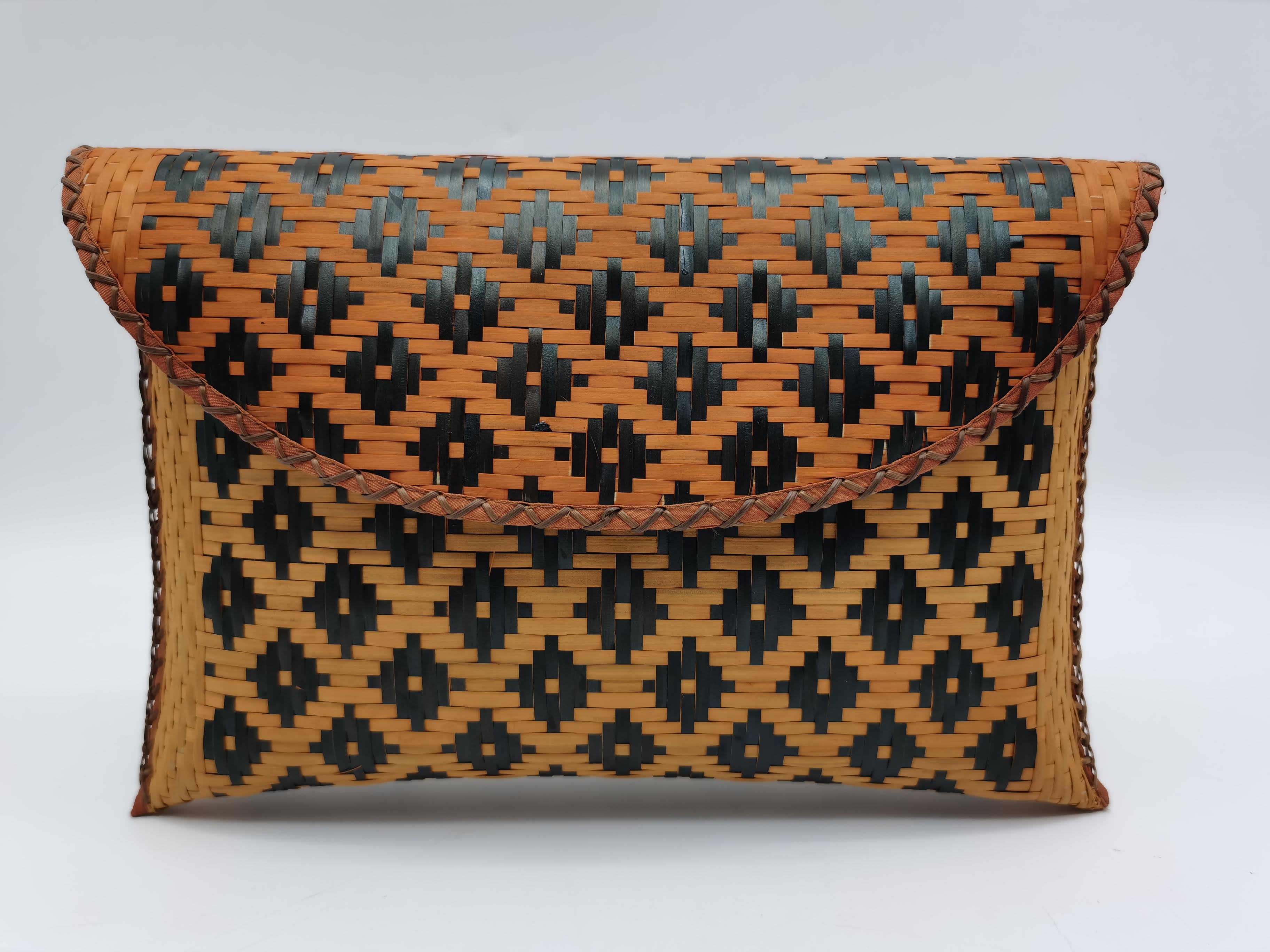 MATA NENAS CLUTCH BAG
