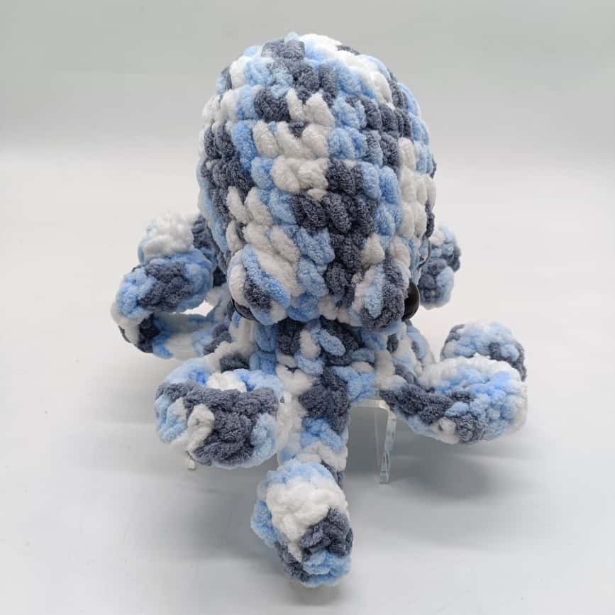 AMIGURUMI OCTOPUS FLUSH TOY