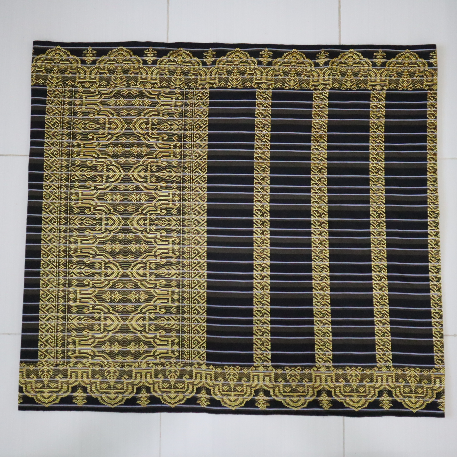 BUNGA AWALARAT BERJALUR