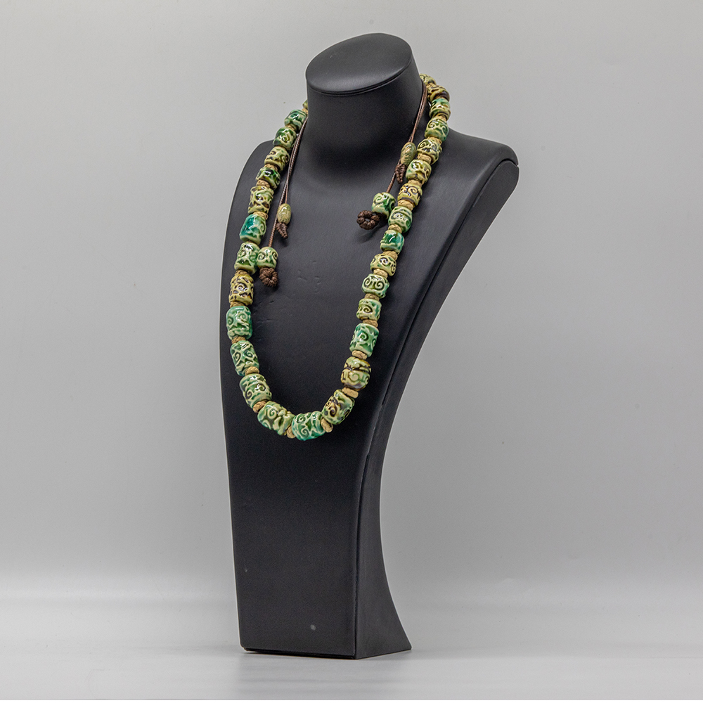 CERAMIC NECKLACE