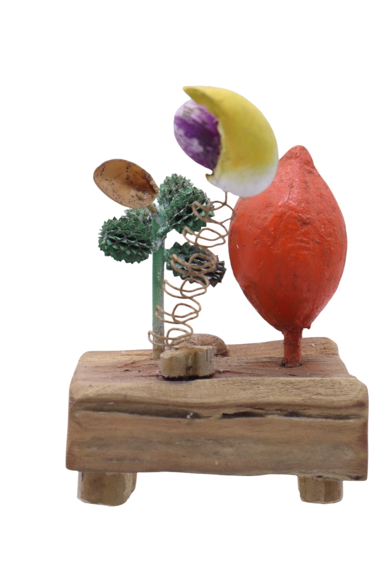 WOOD AND COCONUTSHELL DECO