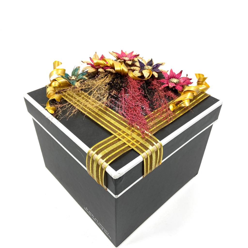 DRIED FLOWERS GIFT BOX