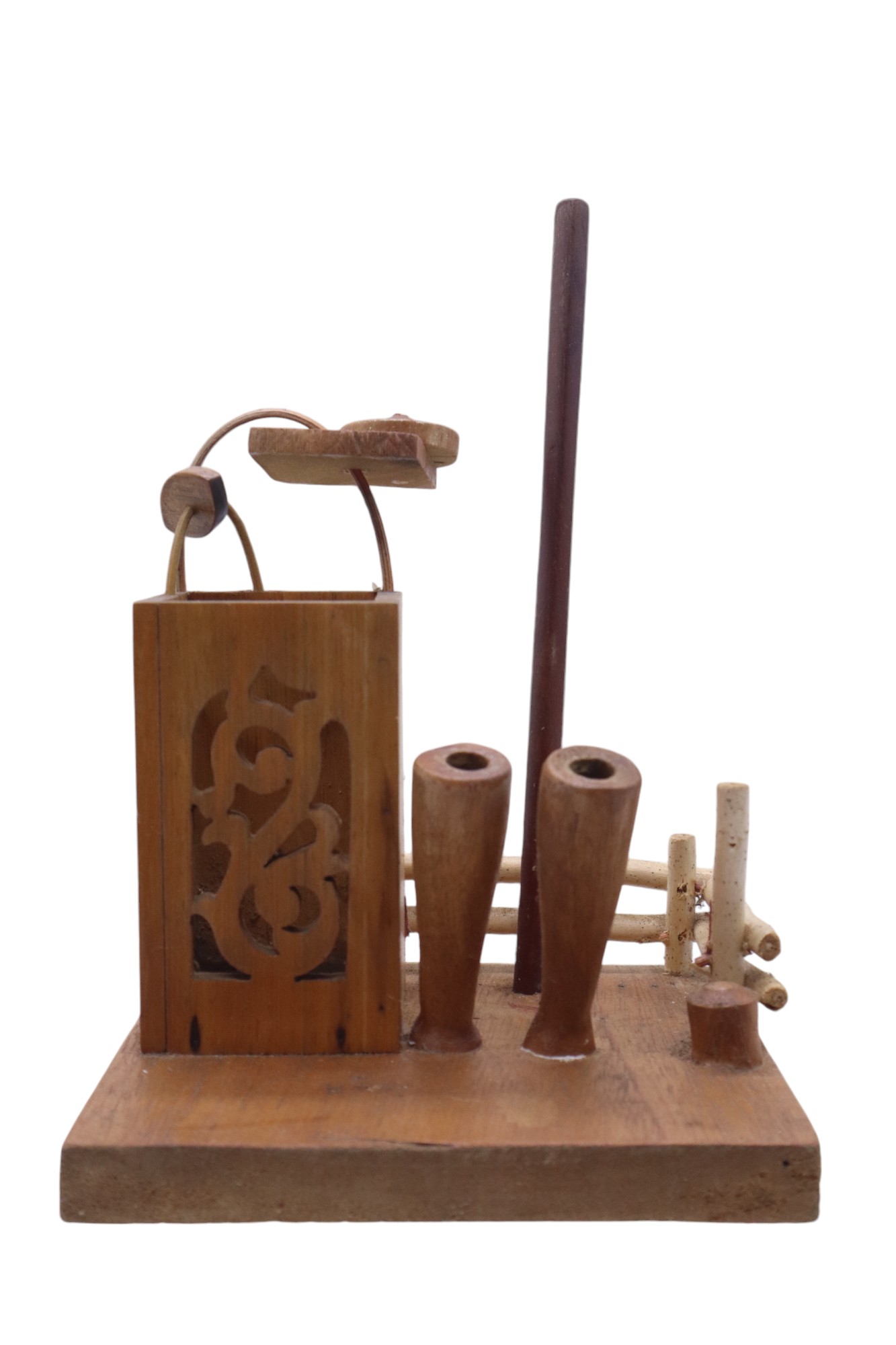 WOOD AND COCONUTSHEL DECO PEN RACK