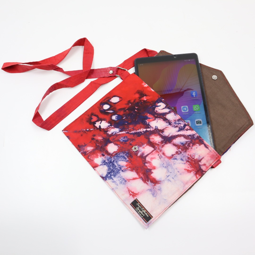 TIE & DYE BATIK WOMAN SLING BAG