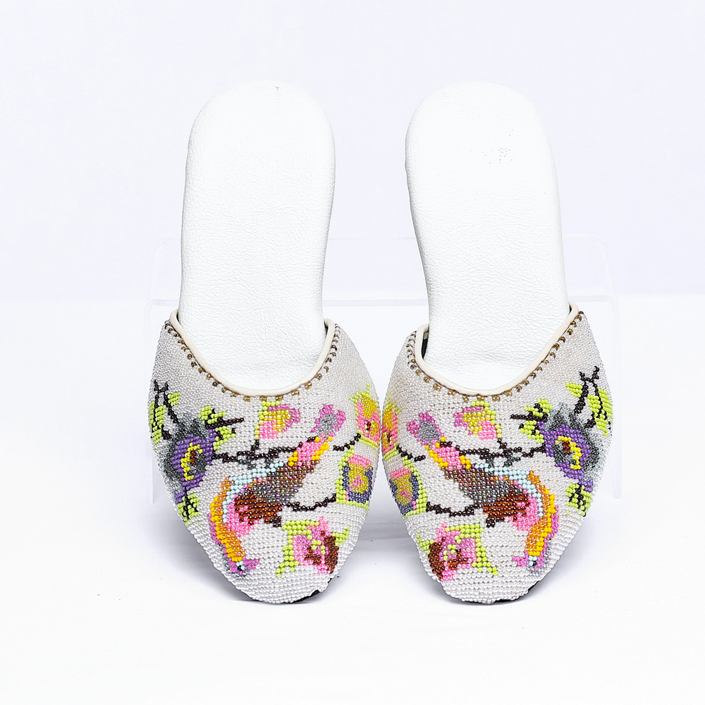 (PRE-ORDER) KASUT MANIK  BERTUTUP DEPAN  SAIZ 3 (MANIK HALUS)