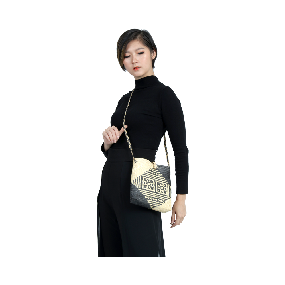 RATTAN WEAVING SLING BAG (PIHAN SIIK)