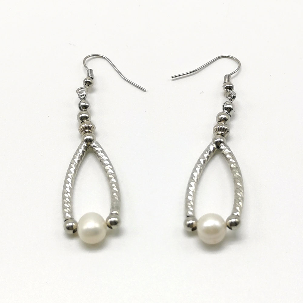 PEARL TUBE EARINGS