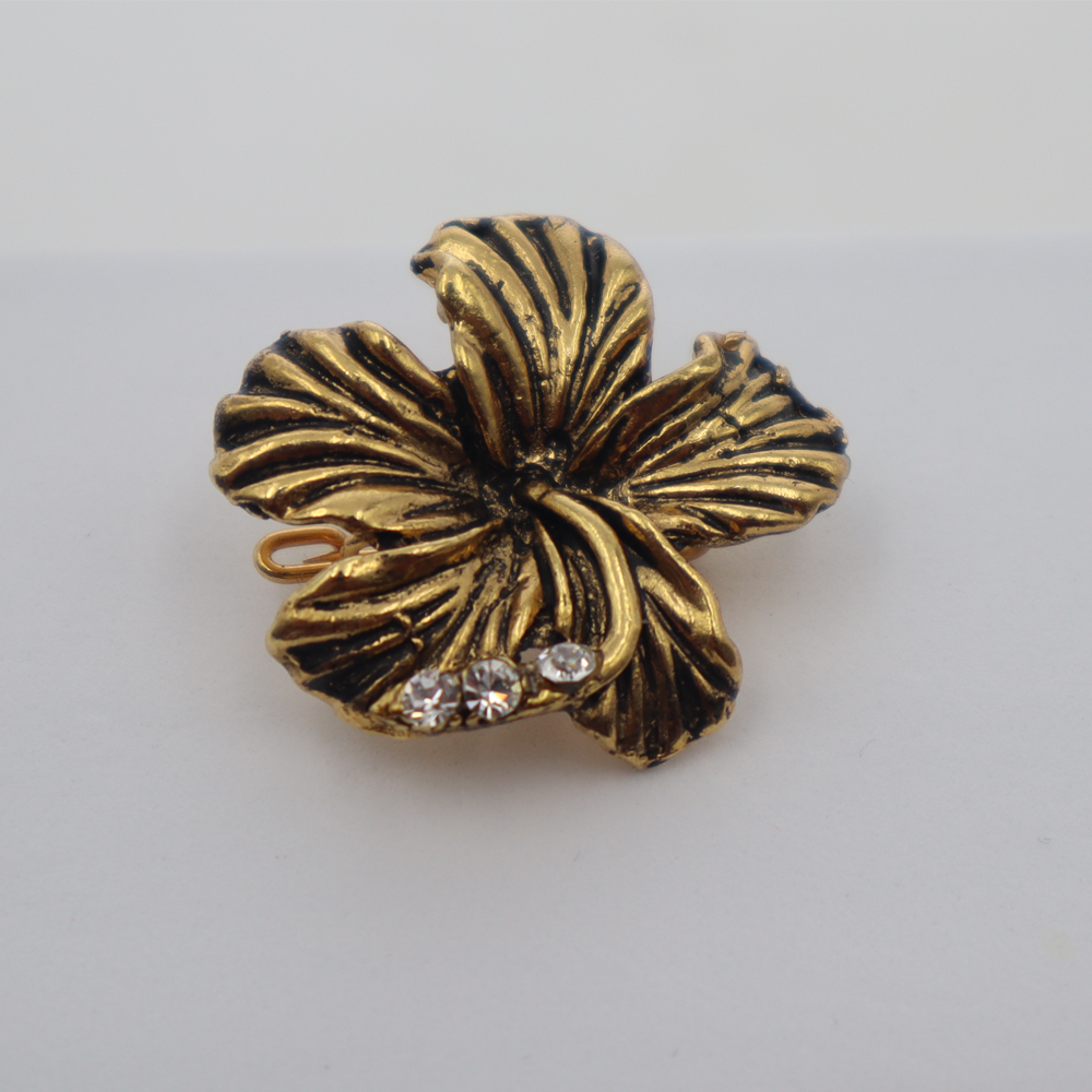 KERONGSANG BUNGA RAYA