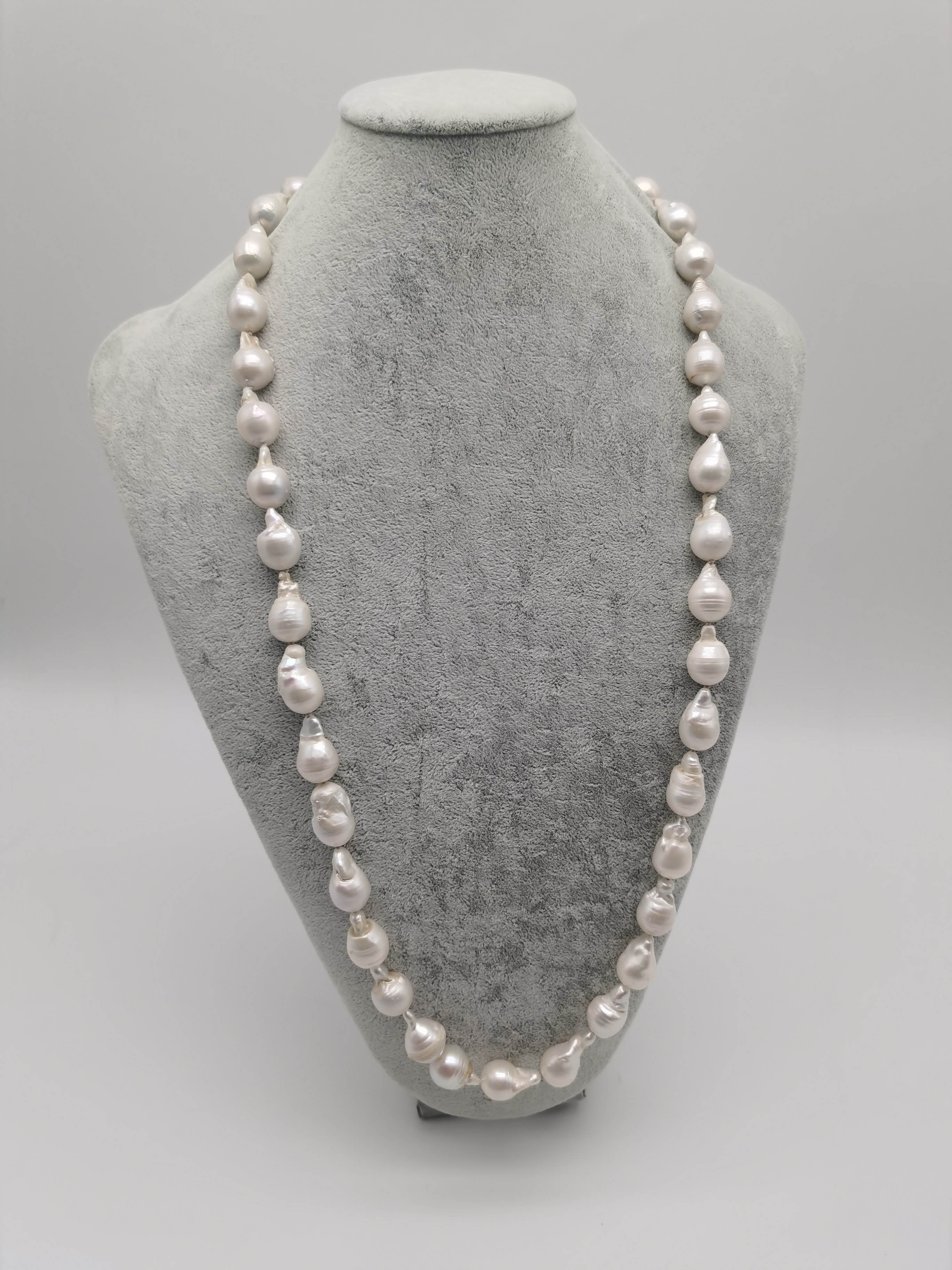 RANTAI BAROQUE PEARL PANJANG PUTIH