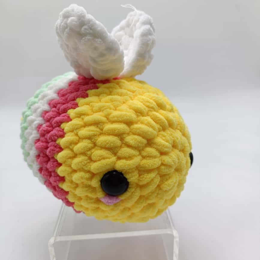 AMIGURUMI BEE FLUSH TOY