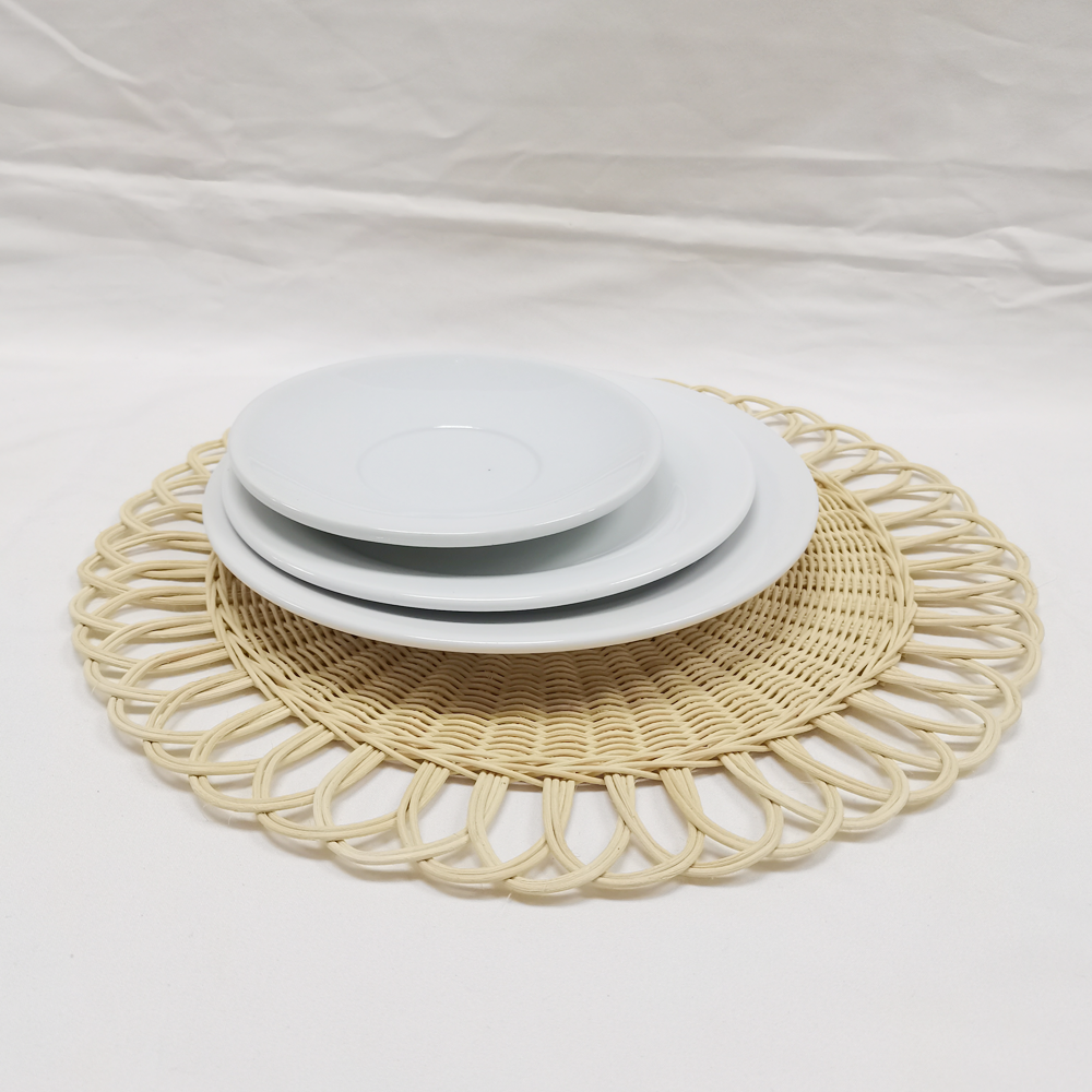 RATTAN PLACEMAT  - 107