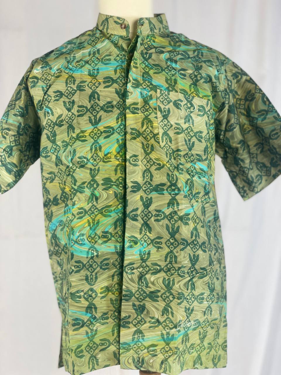 SHORT SLEEVE BATIK MEN SHIRT