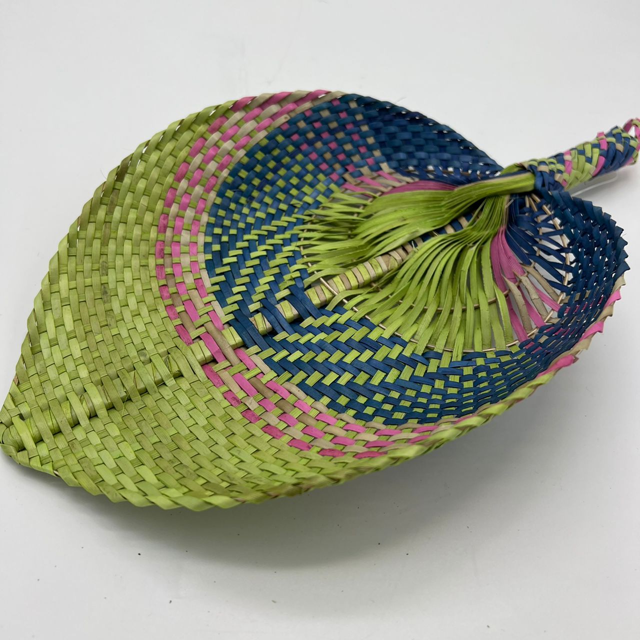 KIPAS ANYAMAN MENGKUANG