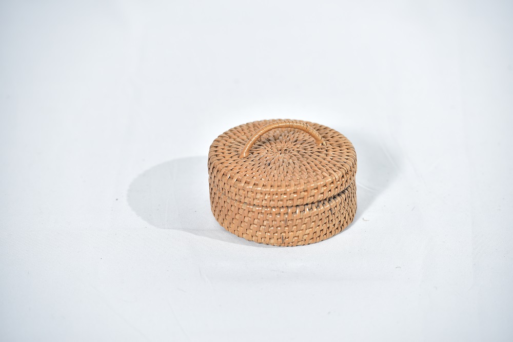 ANYAMAN RIBU-RIBU SELAPA BERTANGKAI