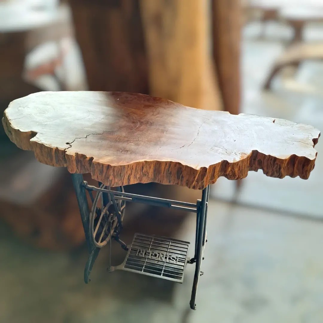 CHENGAL TABLE WITH VINTAGE SEWING MACHINE STAND