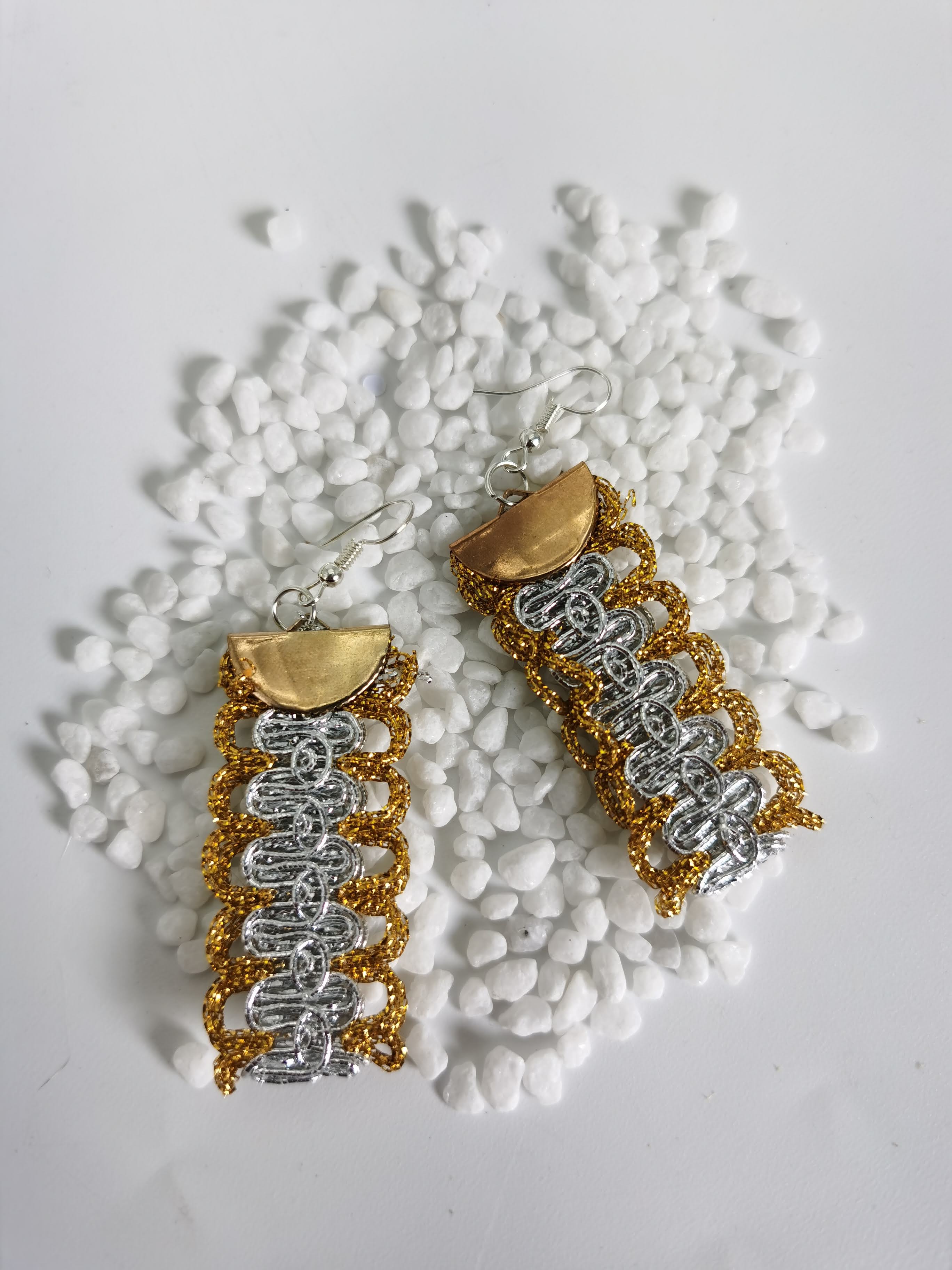 KADAZAN EARING WHITE GOLDEN