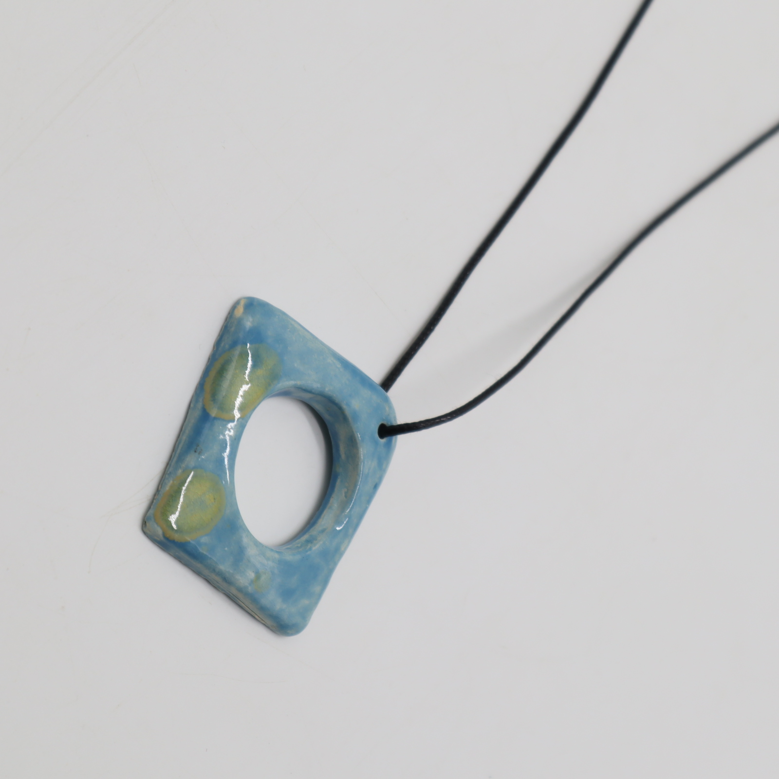 RANTAI LOKET SERAMIK