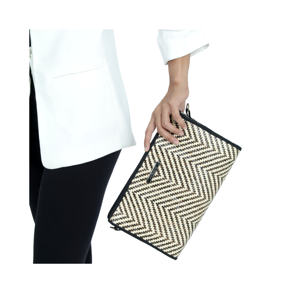 RATTAN WEAVING CLUTCH BAG
