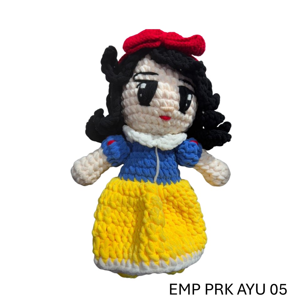 SNOW WHITE CROCHET PLUSH TOY