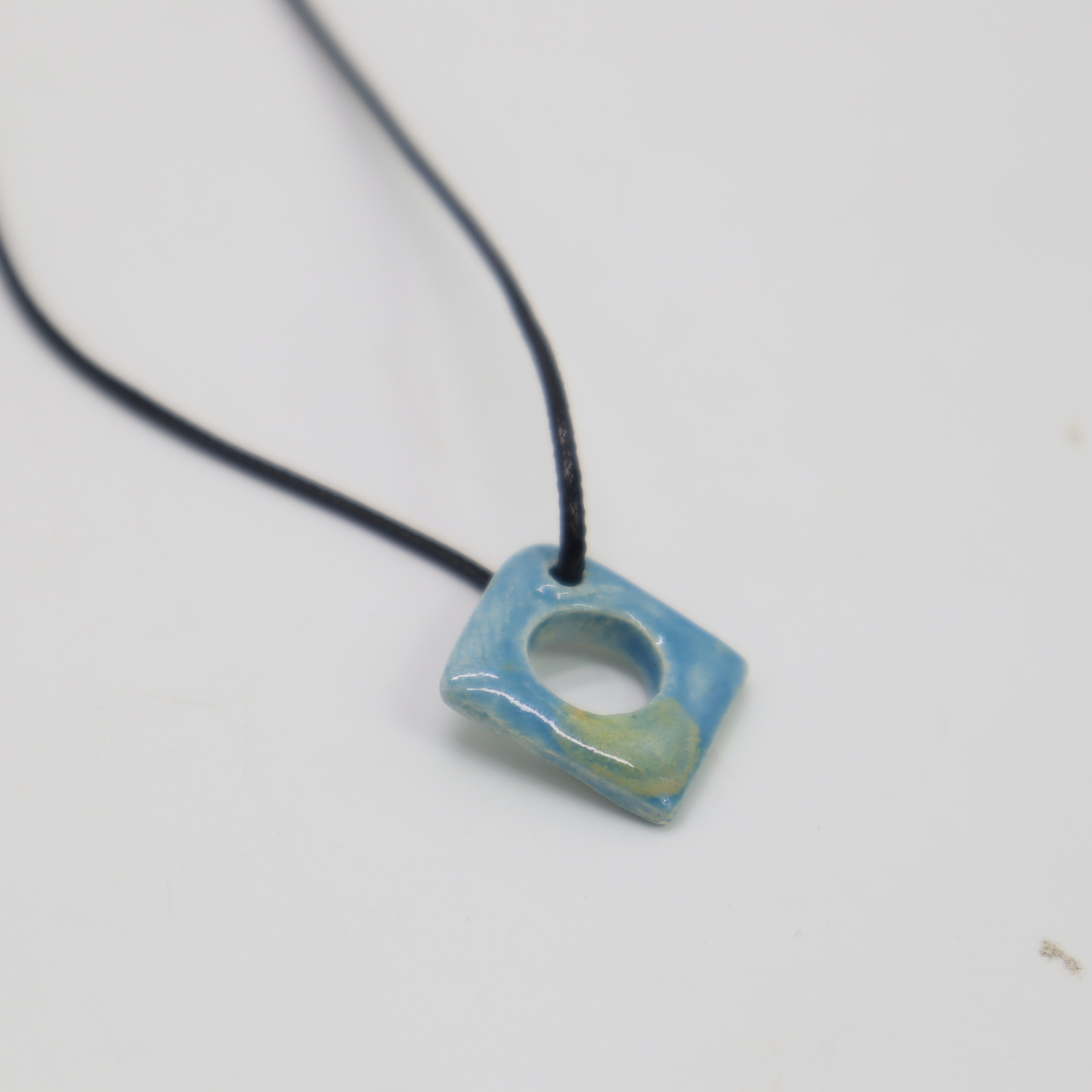 RANTAI LOKET SERAMIK